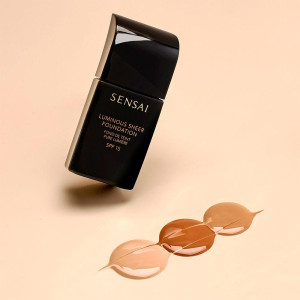 Sensai Luminous Sheer Founation Spf15 205-Mocha Beig