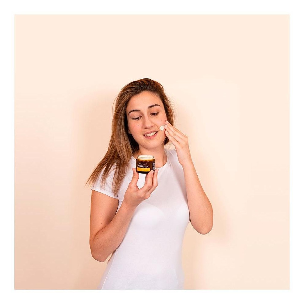 Alma Secret Antiedad Iluminadora Con Vitamina C, Ginseng Y Moringa Spf30 50Ml